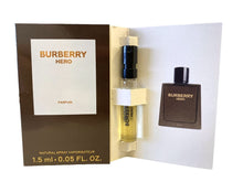Carregar imagem no visualizador da galeria, Amostra Oficial 1,5ml – Burberry Hero Masculino • PARFUM
